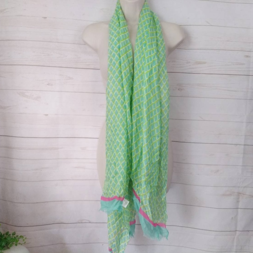 Vera Bradly Pastel Green Pint Scarf 76"